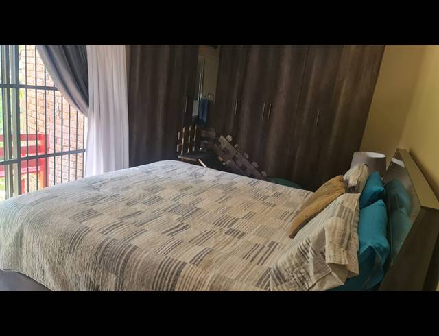 7 BEDROOM HOUSE FOR SALE IN CASHAN